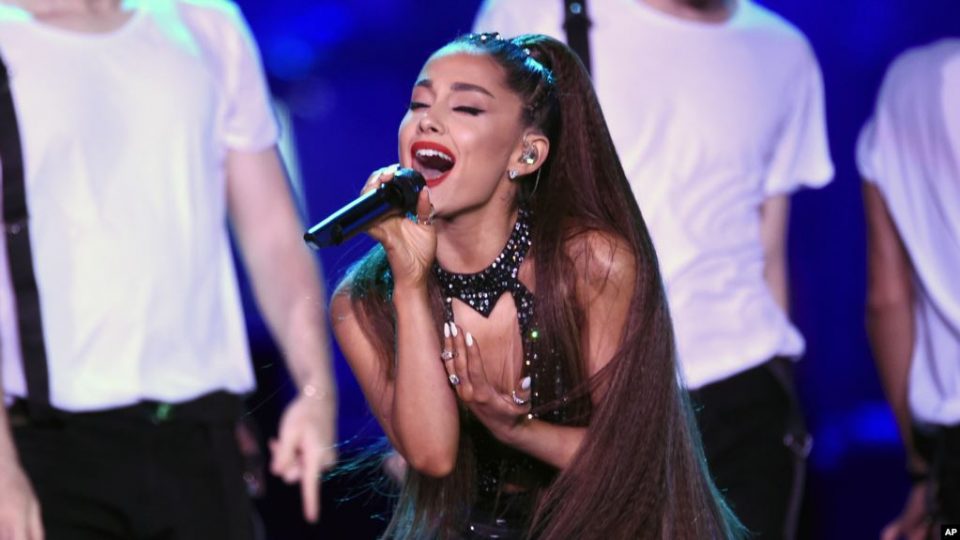 Penyanyi Ariana Grande Protes UU Anti-Aborsi