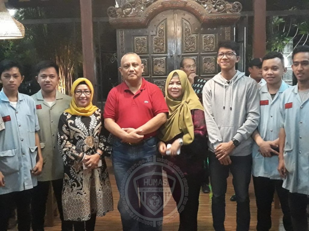 Dihadapan Gubernur Mahasiswa Penerima Beasiswa Gorontalo Ungkap Kisahnya