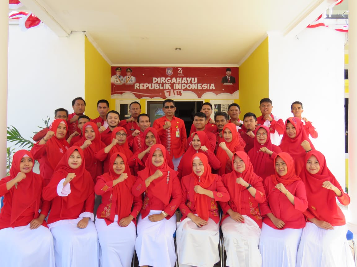 Kesbangpol Gorontalo Tampilkan Pakaian Merah Putih Sulaman Karawo