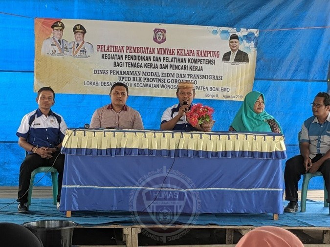 Petani Kelapa Gorontalo Dibekali Pelatihan Pengolahan Minyak Kampung