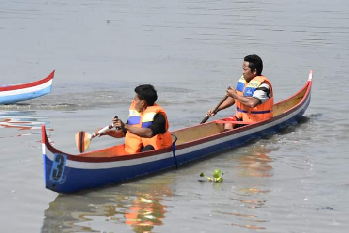 Lomba dayung perahu tradisional upaya pemerintah lestarikan Danau Limboto