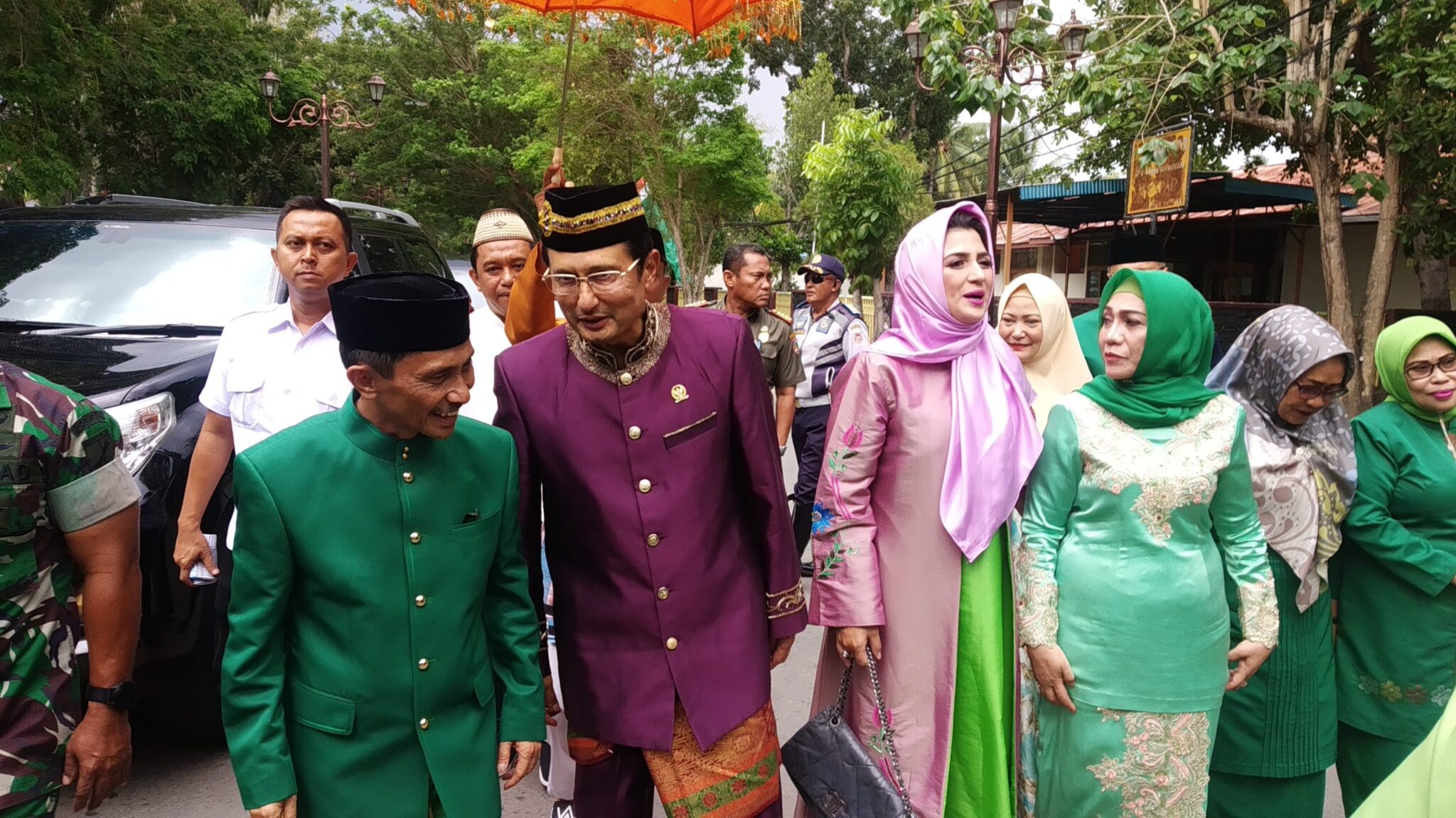 Bupati Gorontalo sambut Wakil Ketua MPR RI Fadel Muhammad Secara Adat