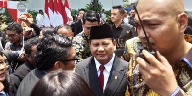 Prabowo Didapingi Keluarga Saat Sertijab Menhan