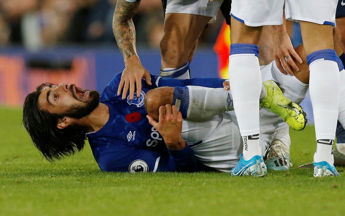 Warganet Twitter berikan dukungan kepada pemain Everton yang cedera patah kaki