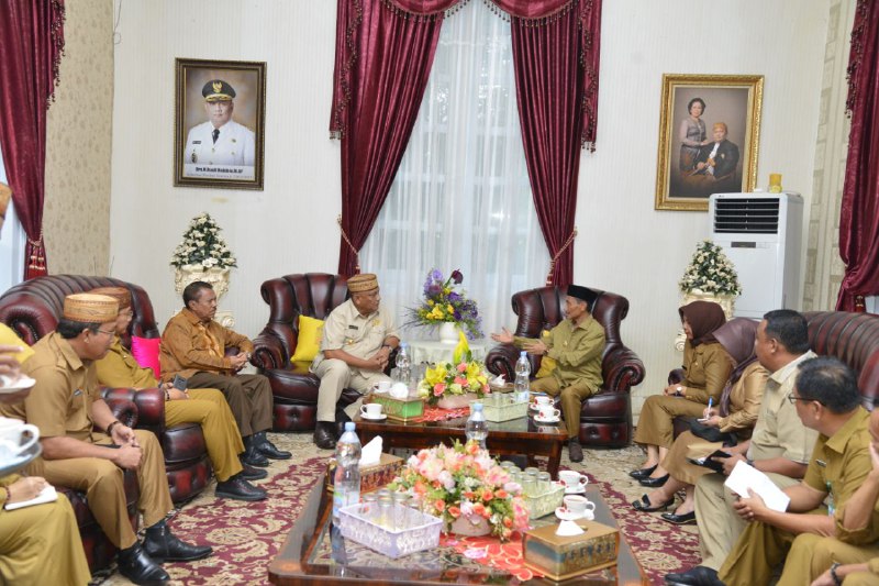 Bupati dan Gubernur akan undang Jokowi ke Gorontalo