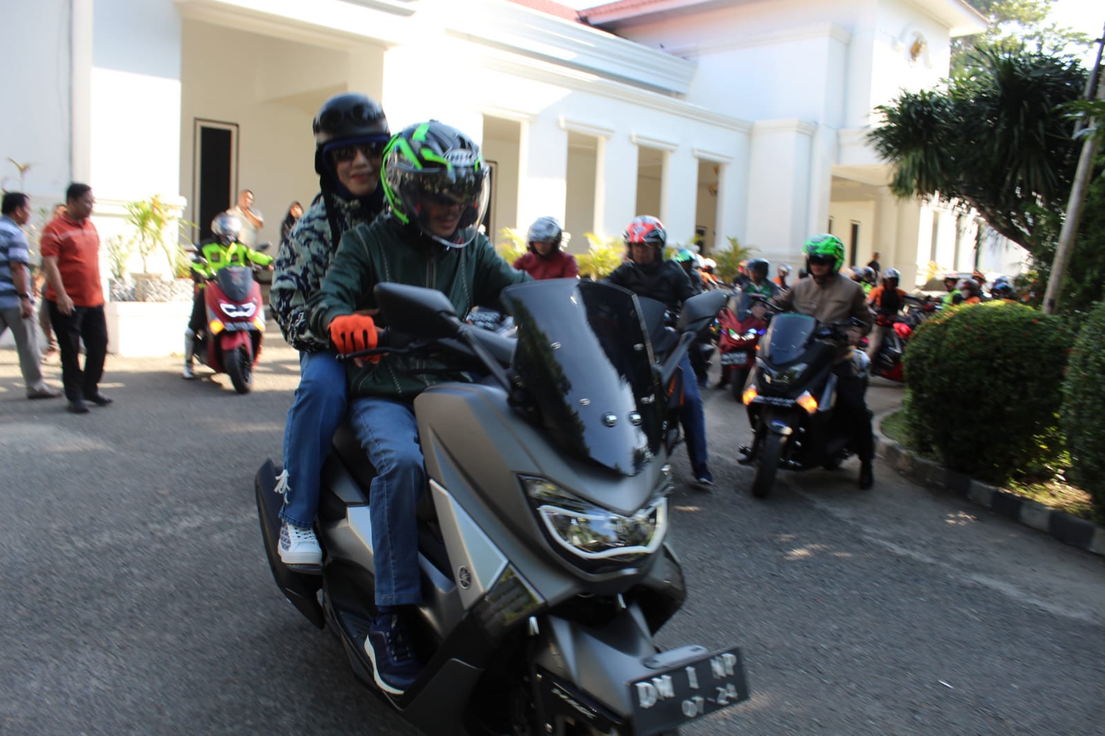 Nelson Bersama Istri Gunakan Motor Kunker ke Manado