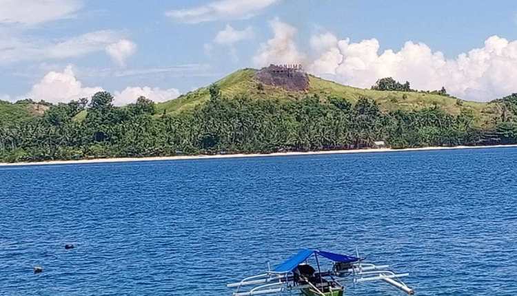 Pulau Diyonumo Terbakar