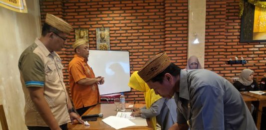 Biro Humas Protokol Pemprov Gorontalo Tandatangani Perjanjian Kinerja