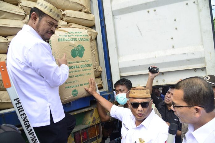 Menteri Pertanian Lepas Ekspor Produk Kelapa Gorontalo
