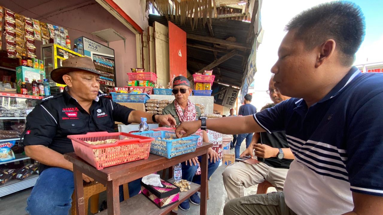 Peserta Jelajah Wisata Sulawesi Nikmati Kacang Kawangkoan