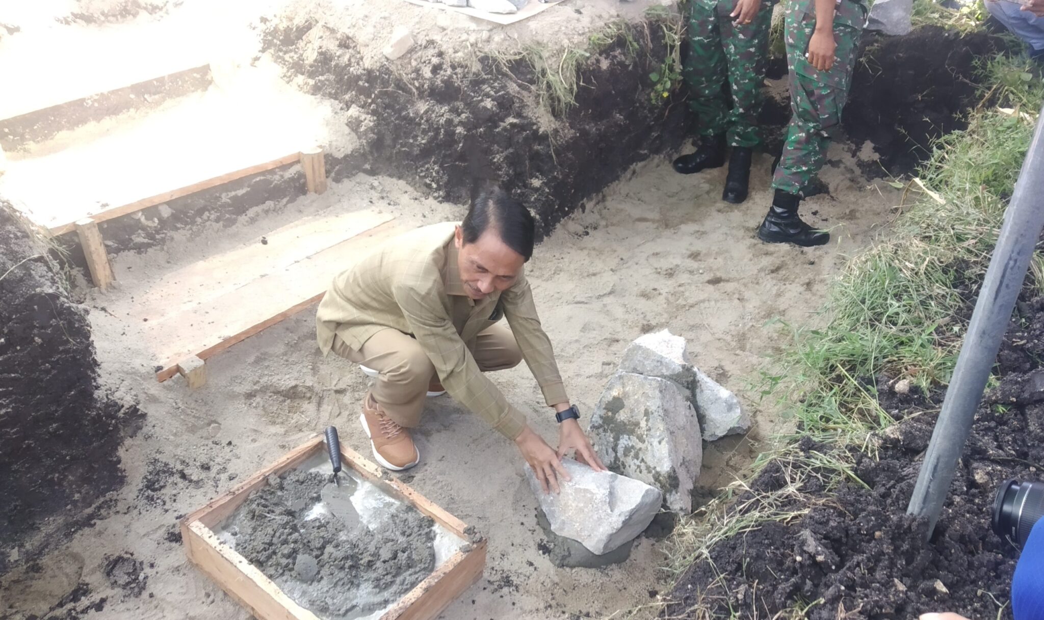 Bupati Nelson Letakkan Batu Pertama Pembangunan Kodim Kabupaten Gorontalo