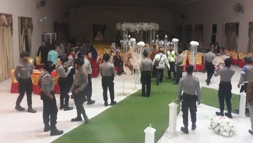 Polisi Bubarkan Pesta Pernikahan di Gorut Antisipasi Covid-19