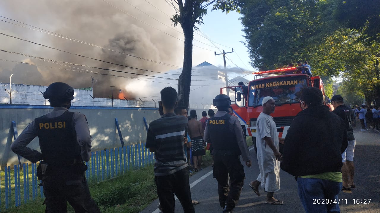 News Flash: Napi Rusuh, Lapas Manado Dibakar