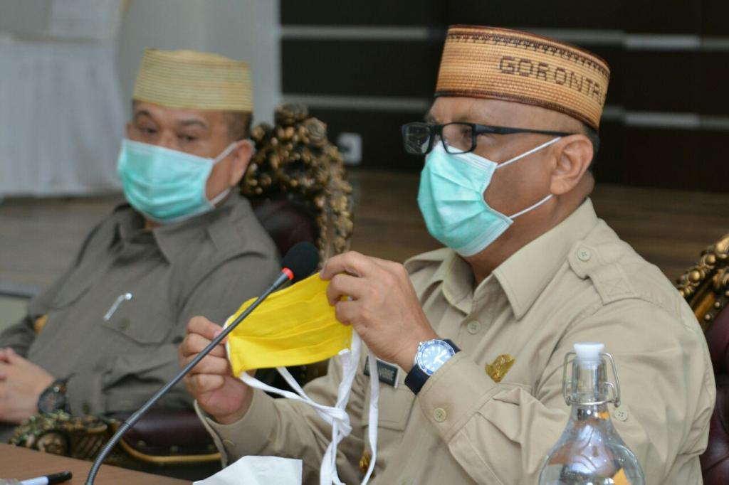 Gubernur Gorontalo Minta OPD Sumbangkan Masker ke Warga
