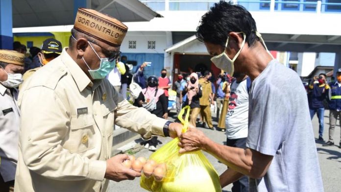 828 Sopir Angkot di Gorontalo Terima Bantuan Bahan Pokok