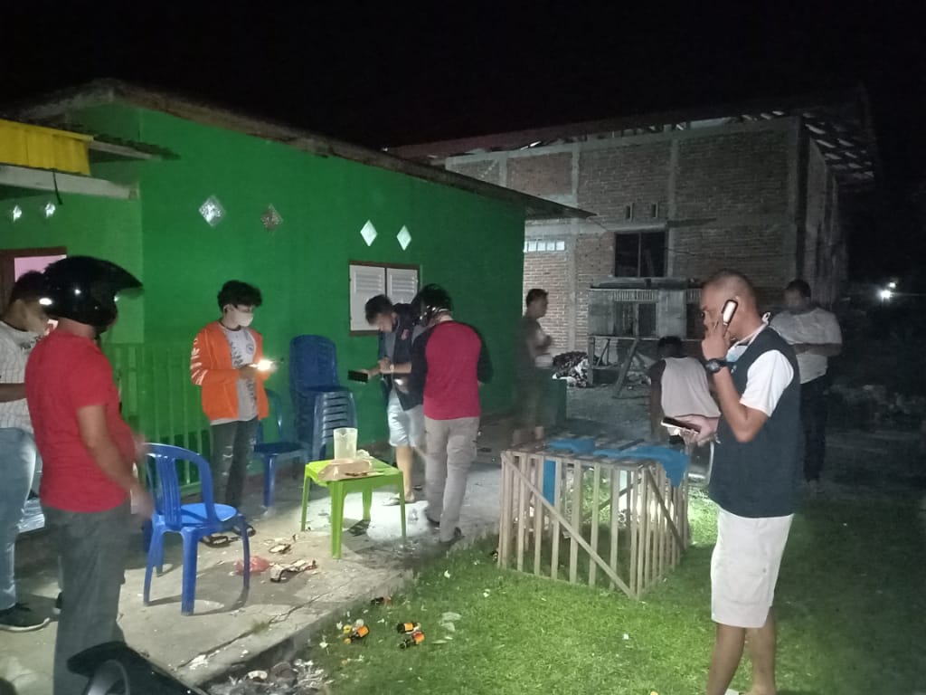 Polisi Gerebek Rumah Penyimpanan Cap Tikus di Telaga