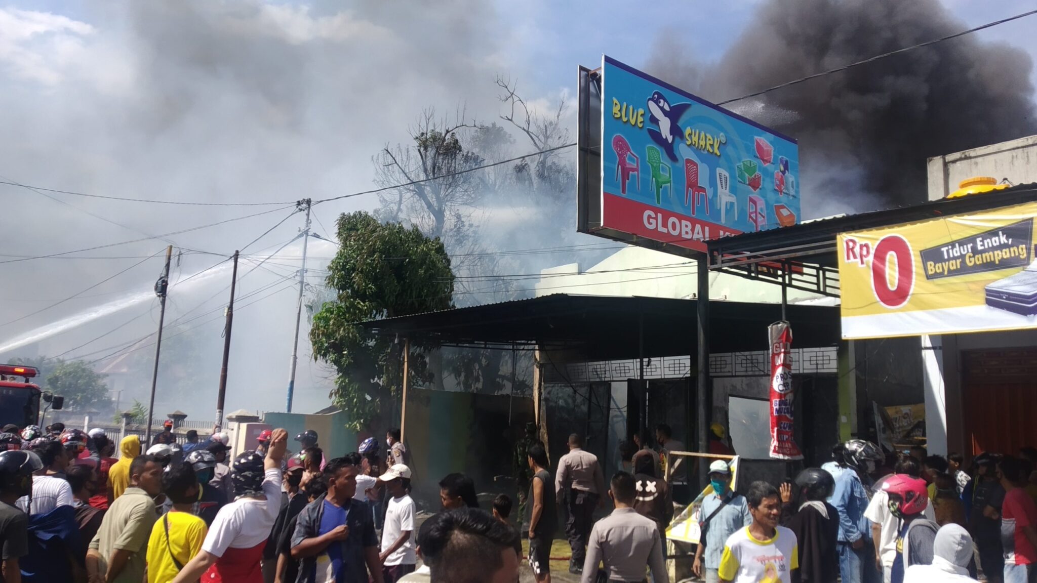 Kebakaran Terjadi di Toko Global Kredit Gorontalo