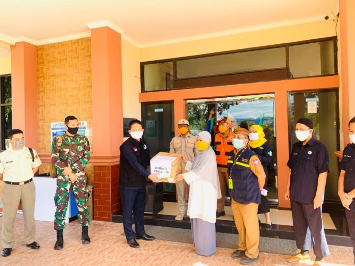 Idah Serahkan 5.300 Reagen Kit ke BPOM Gorontalo