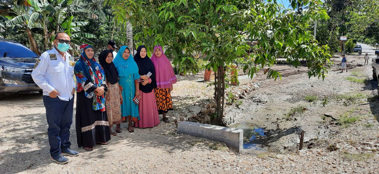 Warga Pulubala Keluhkan Rusaknya Plat Deker dan Drainase