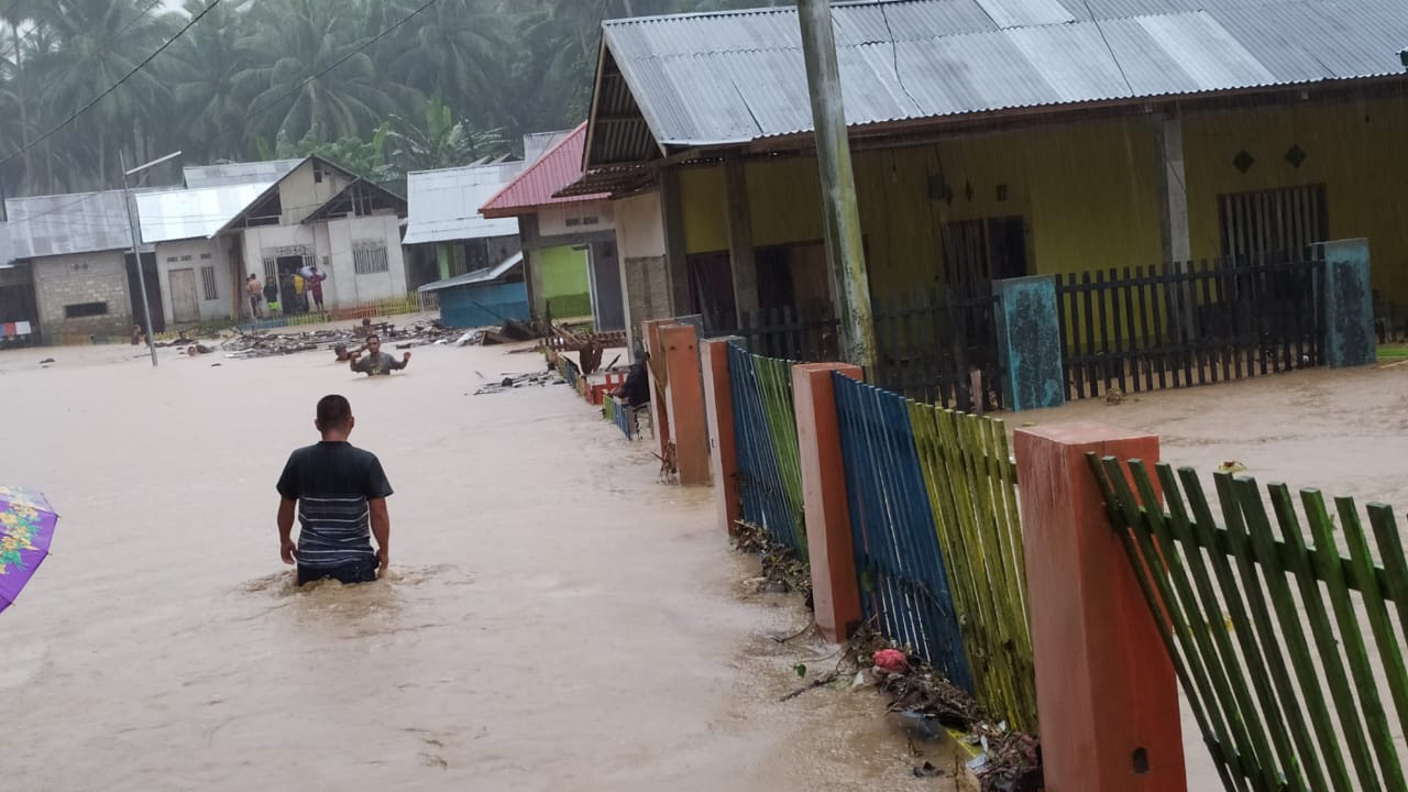 Ratusan Rumah di Kecamatan Bone Terendam Banjir