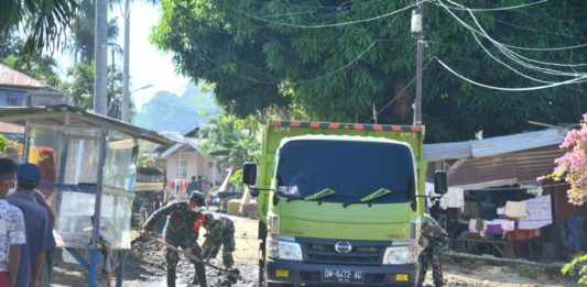 Puluhan Dump truck Dikerahkan Angkut Sampah Pasca Banjir Gorontalo
