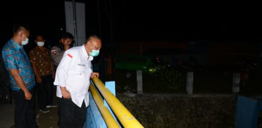Gubernur Rusli Instruksikan Dinas Terkait Tangani Banjir di Gorontalo