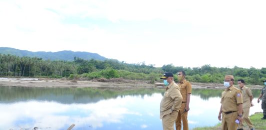 Gubernur Gorontalo Tinjau Tanggul Suwawa yang Rusak Akibat Banjir