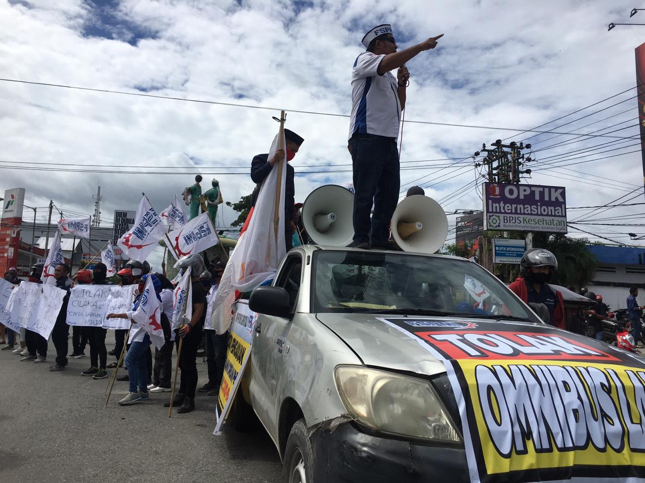 Demonstrasi Buruh di Gorontalo Tolak Omnibus Law