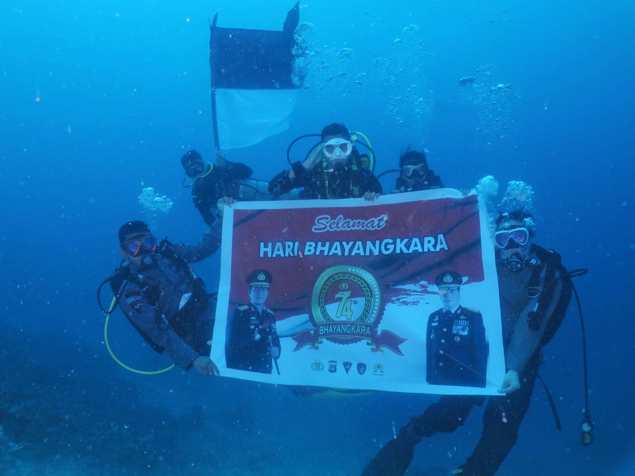 Perayaan Bhayangkara di laut