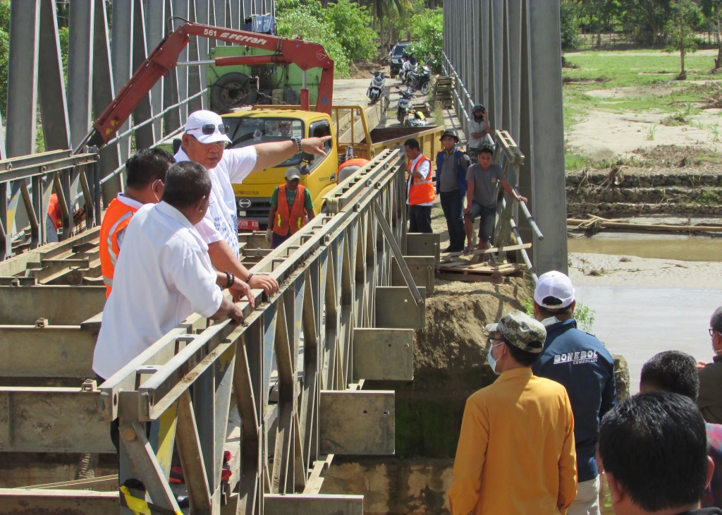 Kris Wartabone Tinjau Proyek Perbaikan Jembatan Bulo Bulondu