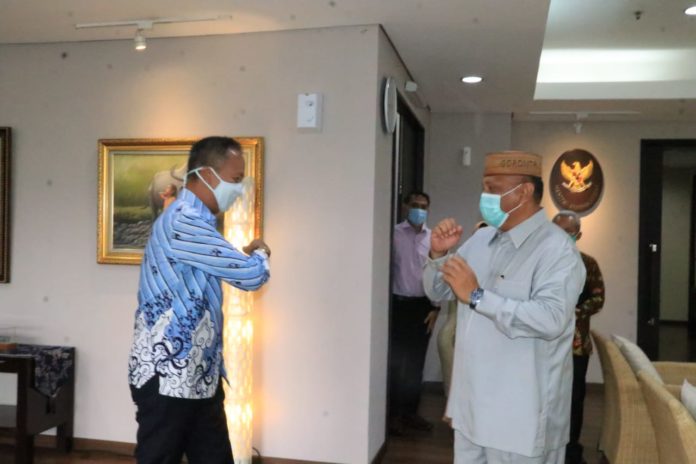 Rusli Temui Menperin Bahas Pengembangan Udang Vaname di Gorontalo