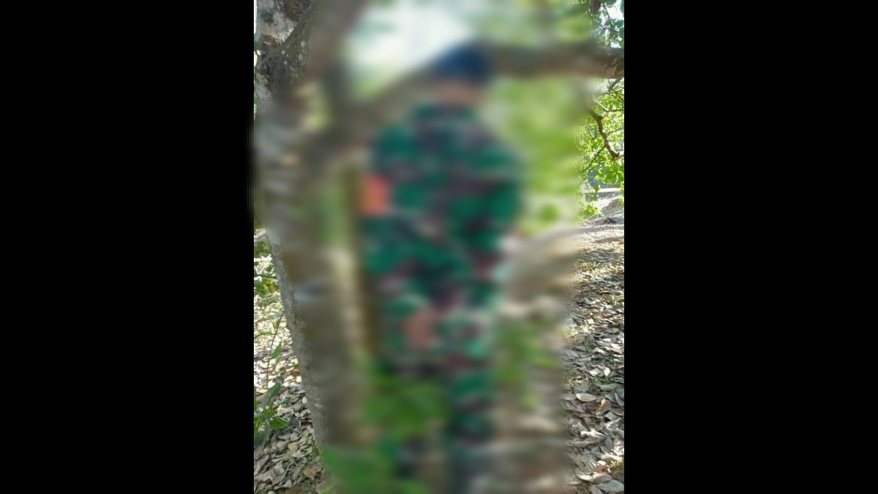 Seorang Anggota TNI Ditemukan Tewas Tergantung di Pohon
