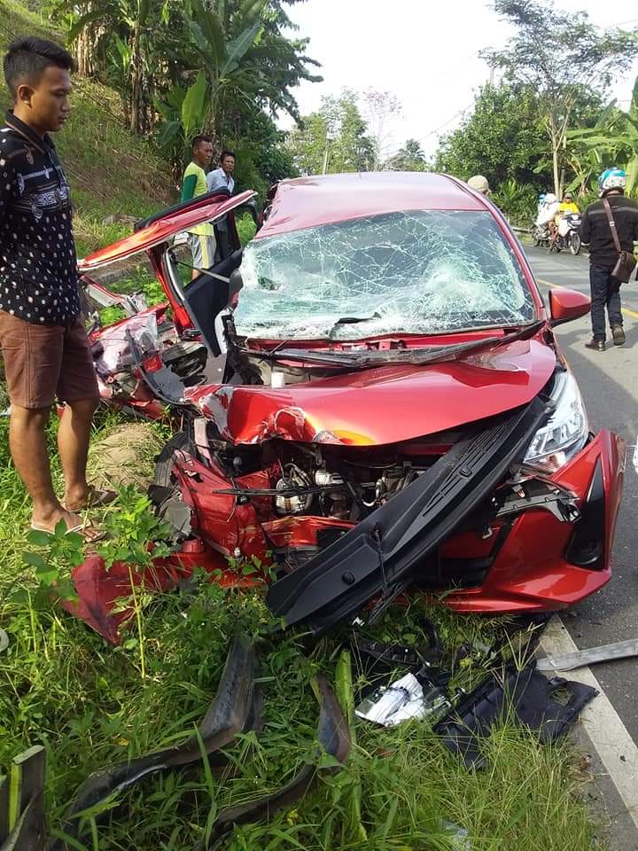 Tiga Warga Gorontalo Jadi Korban usai Tabarakan Minibus Vs Truk