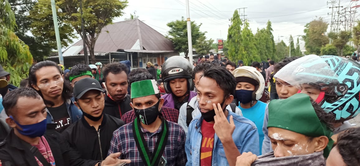 Bentrok Tolak Omnibus Law di Gorontalo, 6 Mahasiswa Ditangkap dan 10 Hilang