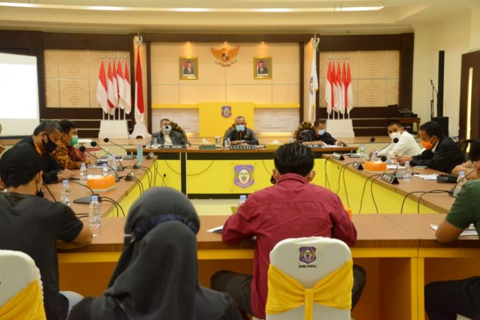 Gubernur Gorontalo Ajak Mahasiswa Kaji UU Omnibus Law