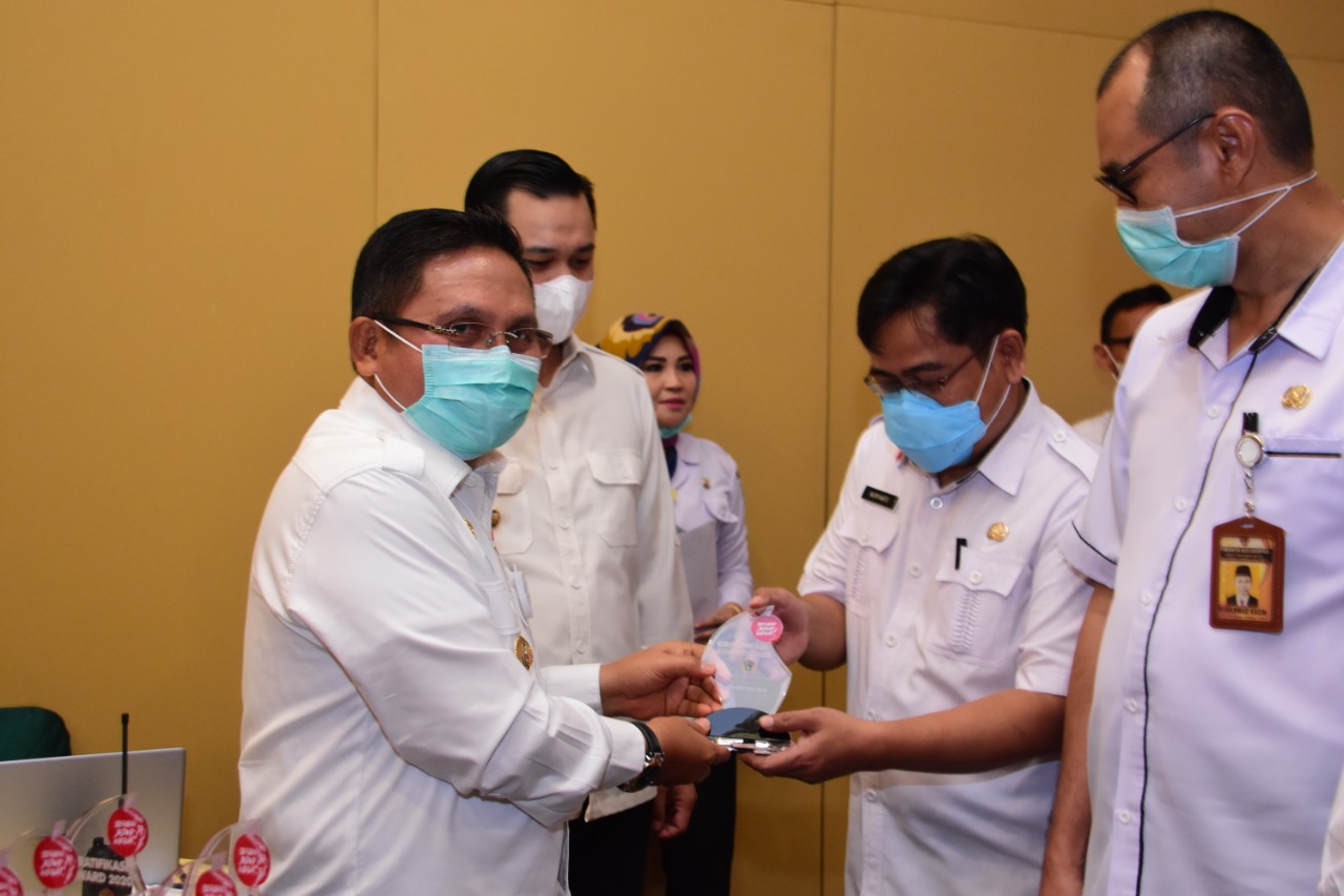 10 Pejabat Pemkot Gorontalo Terima Penghargaan dari KPK