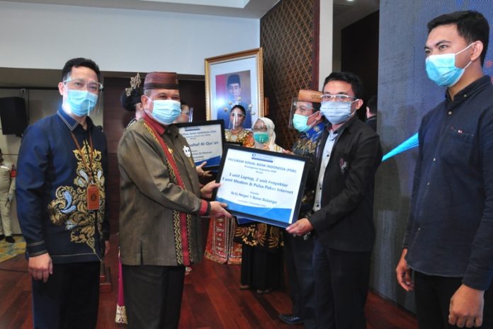 BI Serahkan Bantuan Rp2 Miliar Bagi UMKM dan Pendidikan di Gorontalo