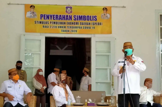 Sambutan Rusli Habibie pada penyerahan simbolis bantuan Stimulus Pemulihan Ekonomi Daerah (SPEDA), bagi para pelaku UMKM di Provinsi Gorontalo.