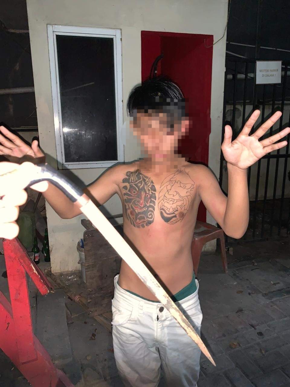 Seorang Anak di Manado Nyaris Tikam Anggota Polisi