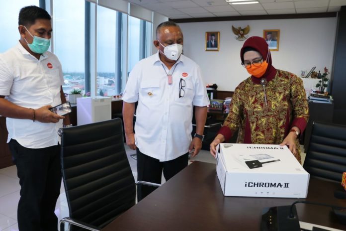 BNPB Perkenalkan Alat Test Covid-19 yang Baru ke Gubernur Gorontalo