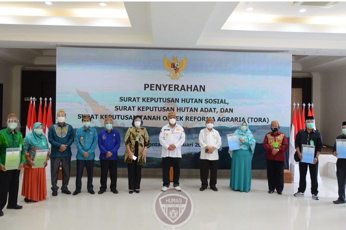 Provinsi Gorontalo Terima SK Hutan Sosial dan TORA dari Presiden Jokowi