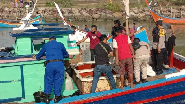 Dikendalikan Napi, Polisi Gagalkan Penyelundupan 353 Kg Sabu Asal Malaysia