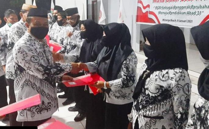 Sekda Boalemo Buka Rapat Kerja PGRI di Gorontalo Utara