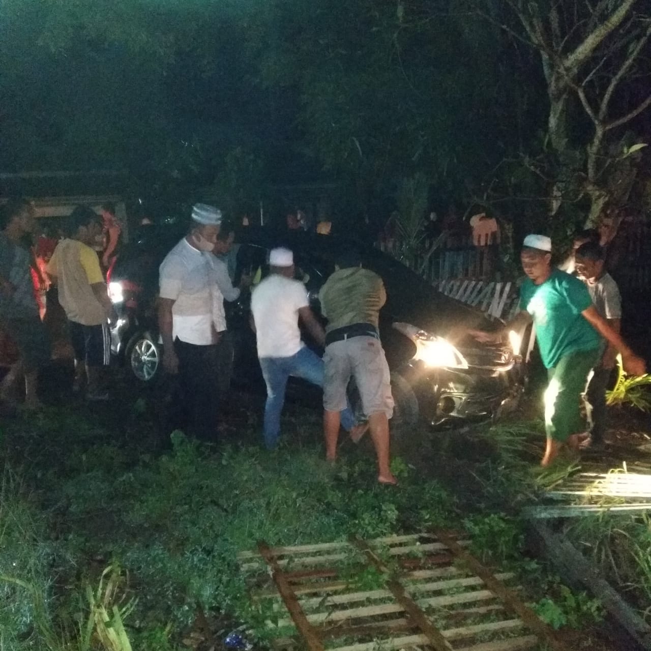 Mobil asal Gorontalo Bermuatan 6 Orang Alami Kecelakaan di Bolmut
