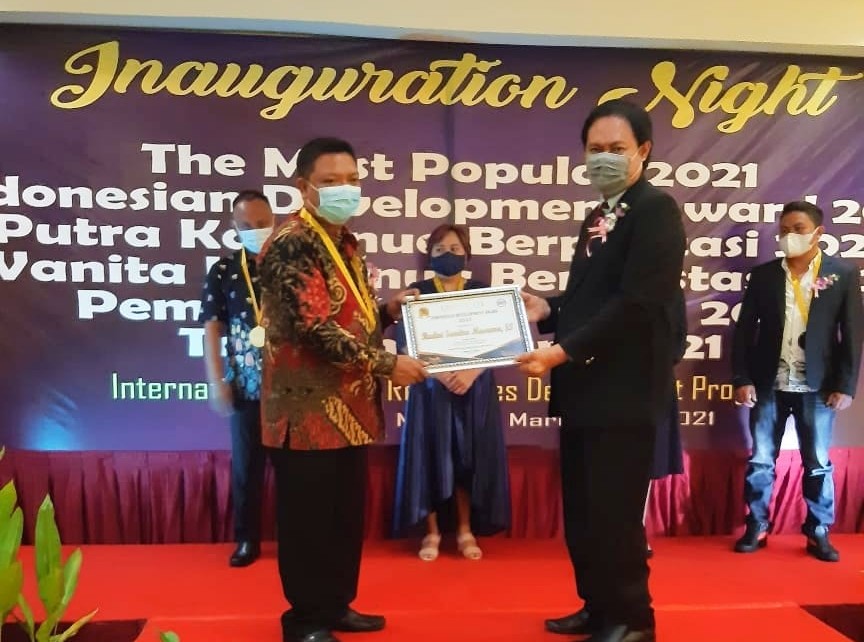 Rudini Masuara Raih Penghargaan The Most Populer 2021 dari IHRDP Foundation Internasional
