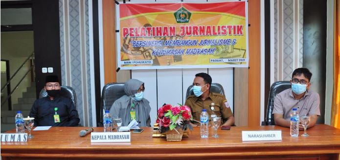 MAN 1 Pohuwato Gandeng Diskominfotik Gorontalo Gelar Pelatihan Jurnalistik