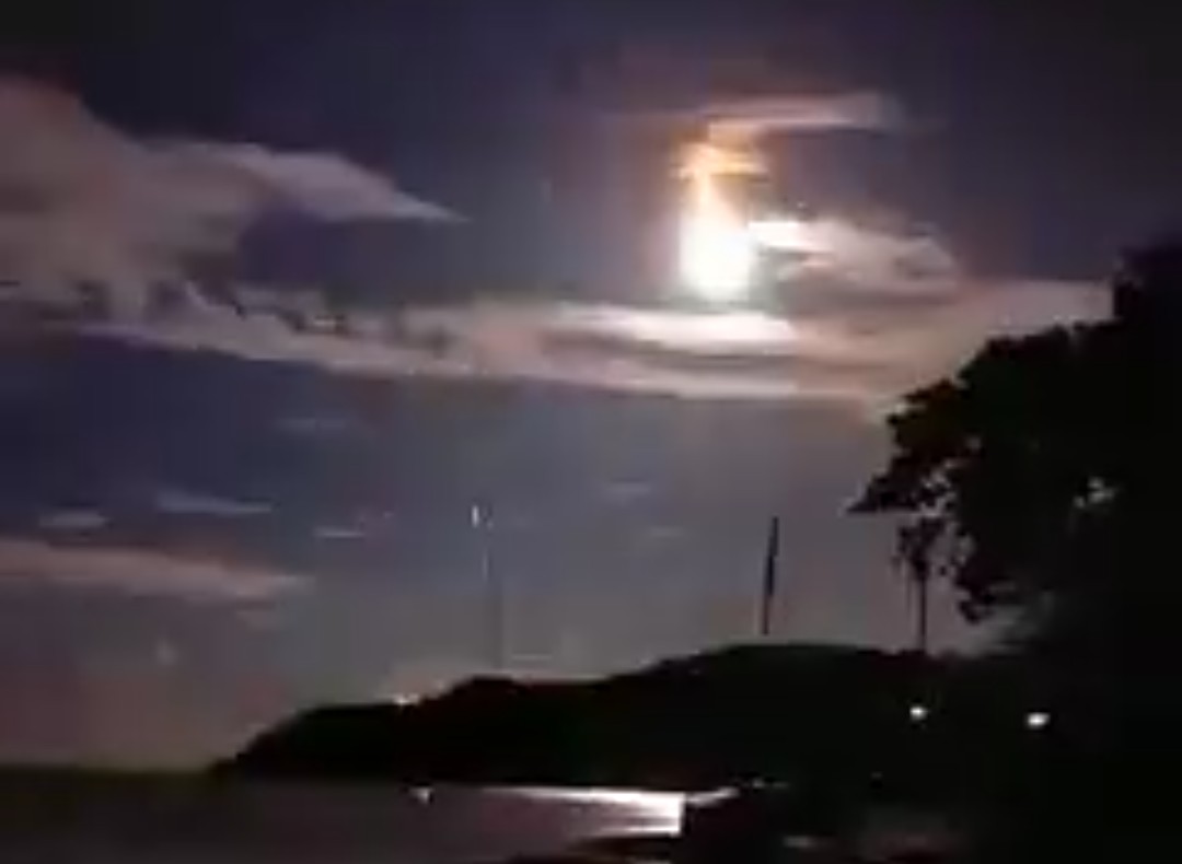 Warga Gorontalo Gempar Lihat Meteor, Begini Penjelasan BMKG