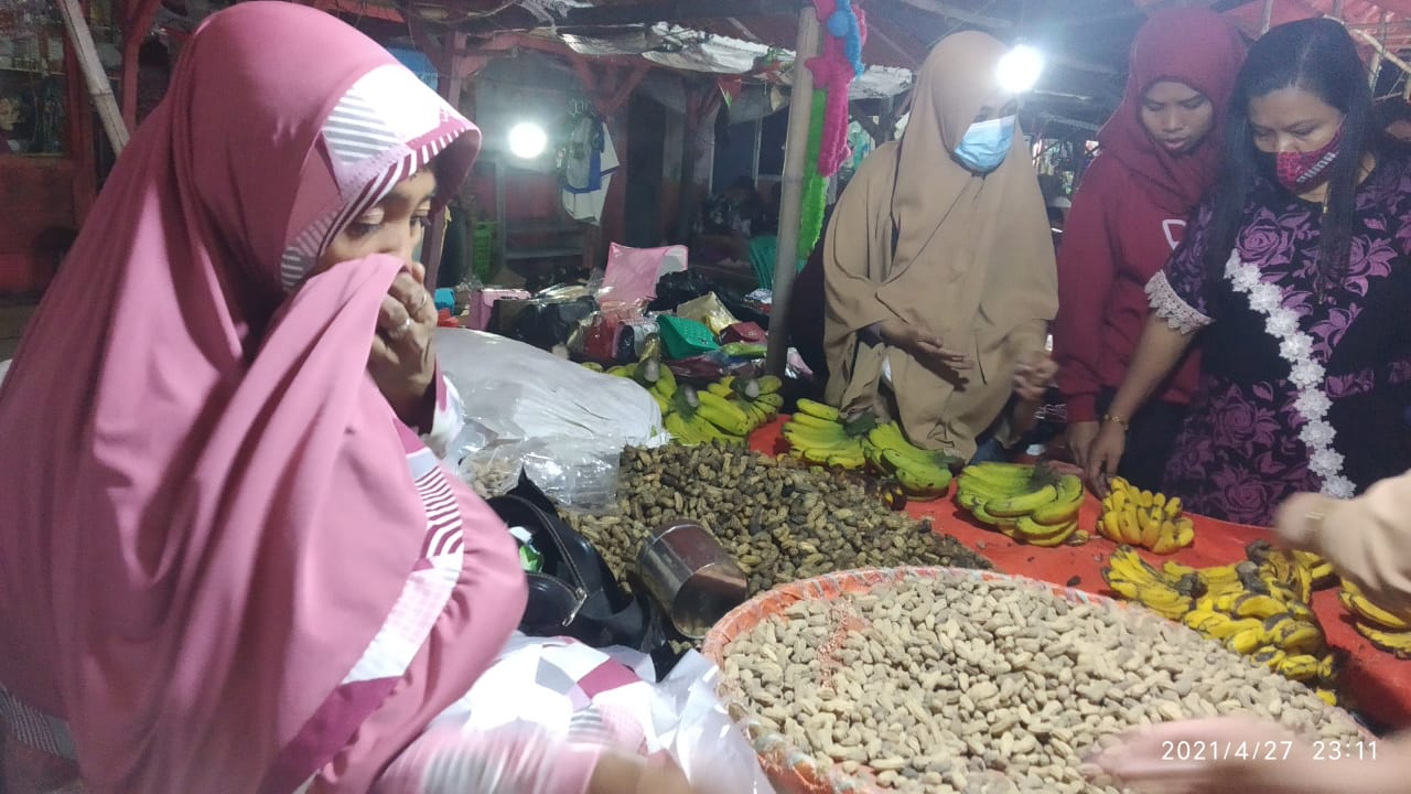 Tradisi Warga Gorontalo Berburu Pisang dan Kacang di Malam Qunut