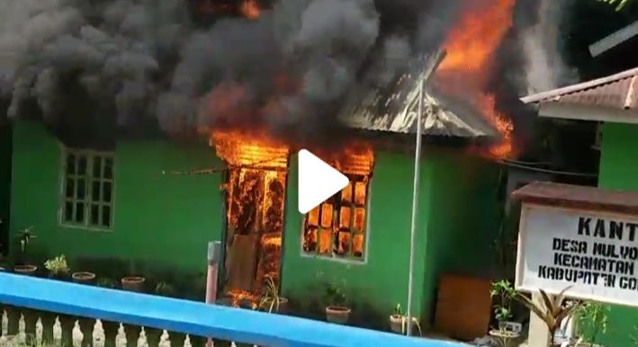Video Kebakaran Kantor BPD Mulyonegoro di Gorontalo