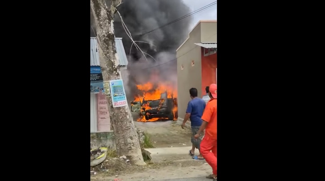 Bawa 7 Galon BBM, Mobil Angkot Terbakar di Kota Gorontalo